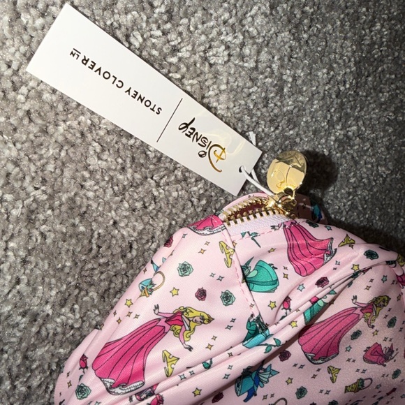 Stoney Clover Lane Disney Sleeping Beauty Awaken By A Kiss Large Pouch Aurora - Picture 5 of 5